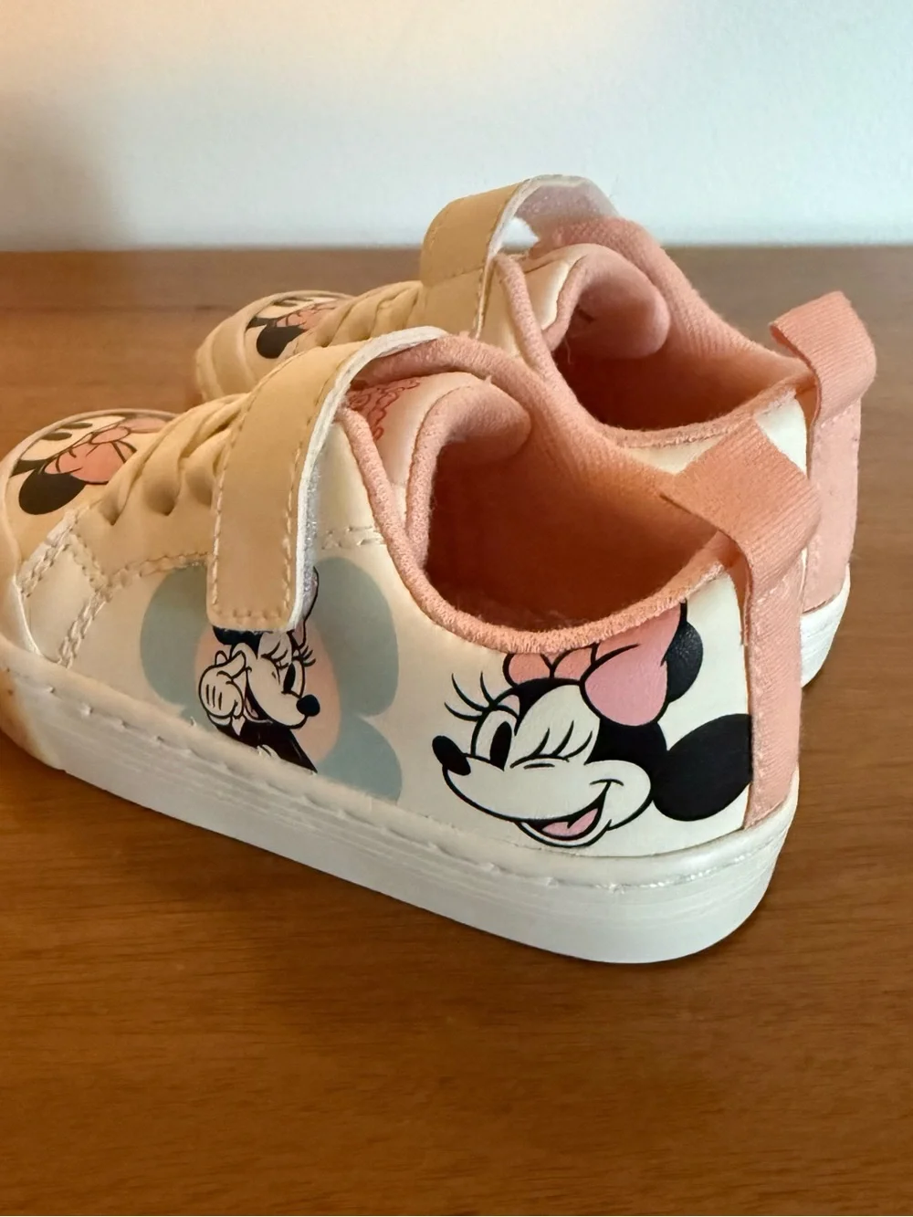 Zara White & Pink Minnie Mouse Velcro Sneakers